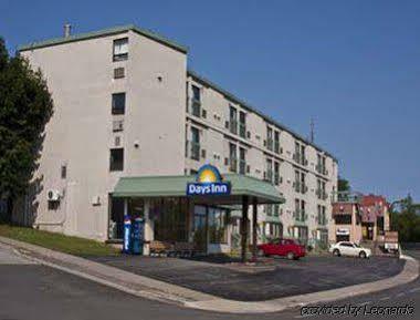 River Rapids Hotel 3*